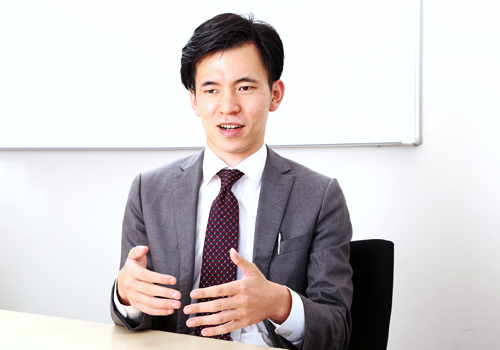 三菱UFJリサーチ＆コンサルティング己斐裕一氏インタビューカット2